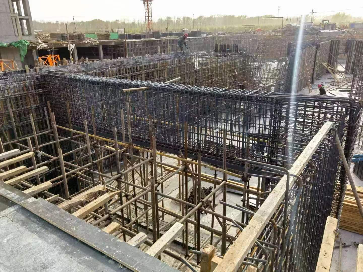 乌兰察布建筑基础筏板施工时混凝土有哪些常见问题?